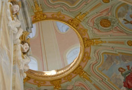 Barock - Innenansicht der barocken Kuppel der Dresdner Frauenkirche