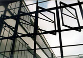 Bauhaus Architektur - Bauhaus Haupteingang Skelettkontruktion mit vorgehängter Fassade