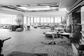 Livingroom im Haus Fallingwater von Frank Lloyd Wright